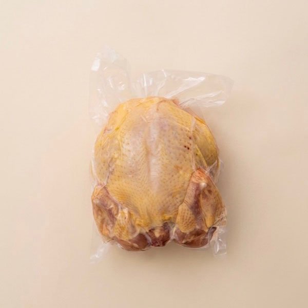 Pollo de granja disponible en Guayaquil